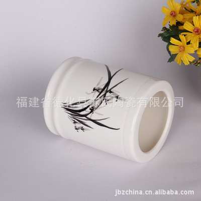 匠心繪就東方雅韻——批發(fā)手繪蘭花筆筒選購與源頭廠家全攻略